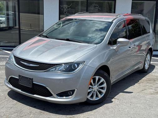 2018 Chrysler Pacifica Touring-L