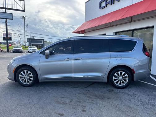 2018 Chrysler Pacifica Touring-L