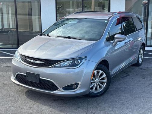 2018 Chrysler Pacifica Touring-L