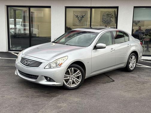 2015 INFINITI Q40 Base
