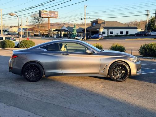 2017 INFINITI Q60 2.0T Premium