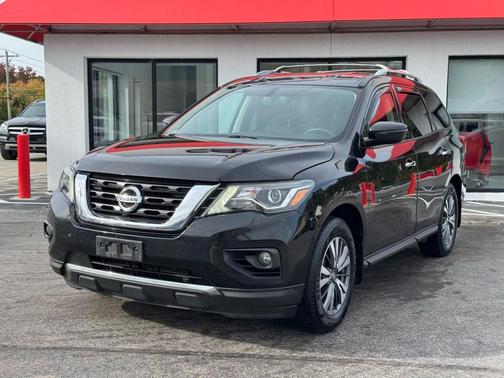 2017 Nissan Pathfinder SV