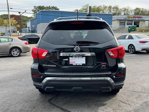 2017 Nissan Pathfinder SV