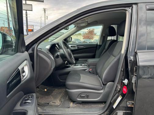 2017 Nissan Pathfinder SV