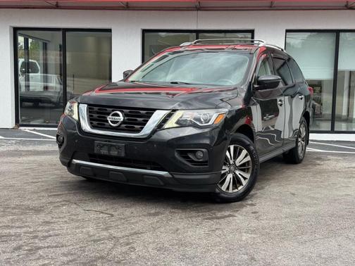 2017 Nissan Pathfinder SV