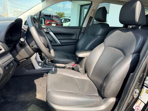 Crystal Black Silica 2016 Subaru Forester 2.5i Touring