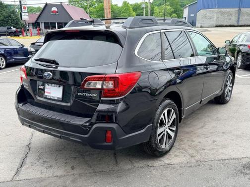 Crystal Black Silica 2018 Subaru Outback 2.5i Limited