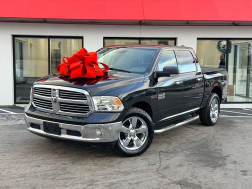 2017 RAM 1500 SLT