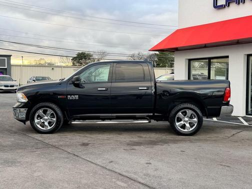 2017 RAM 1500 SLT