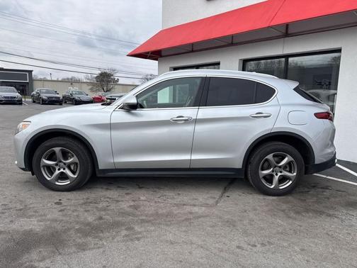 2021 Alfa Romeo Stelvio Base