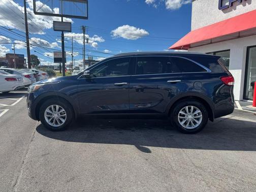 2018 Kia Sorento LX