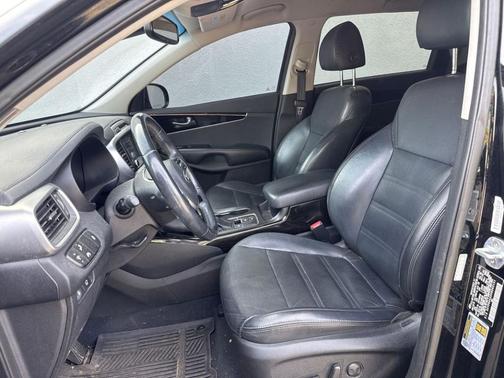 Black 2019 Kia Sorento EX