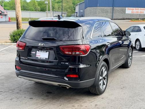 Black 2019 Kia Sorento EX