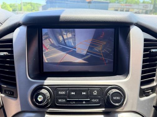 White 2016 GMC Yukon SLE