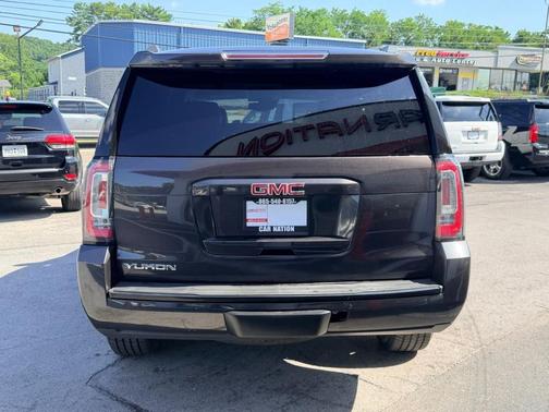 Gray 2017 GMC Yukon SLT