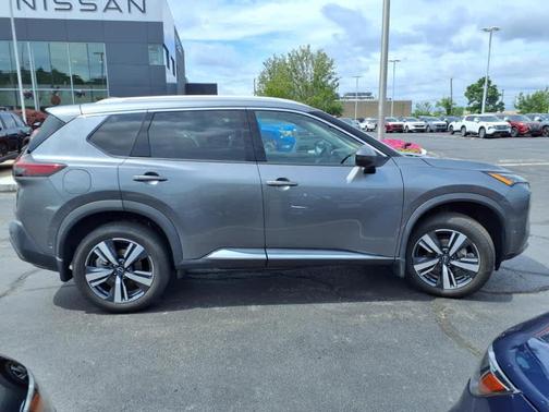 2022 Nissan Rogue SL