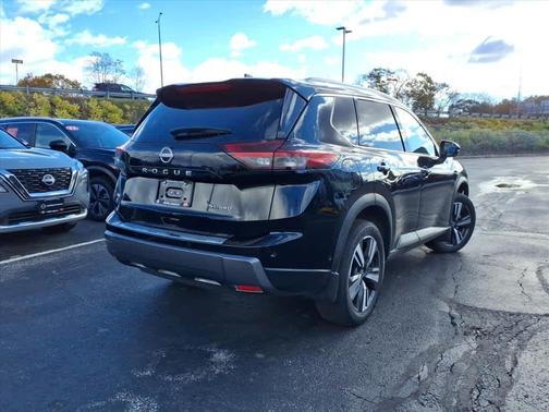 2025 Nissan Rogue SL