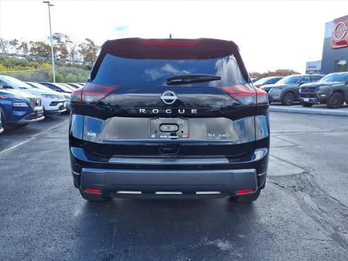 2025 Nissan Rogue SL
