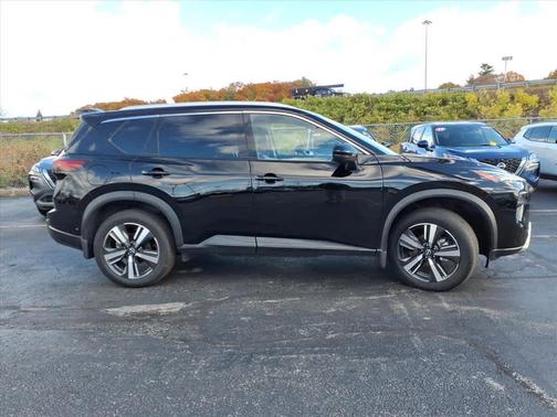 2025 Nissan Rogue SL