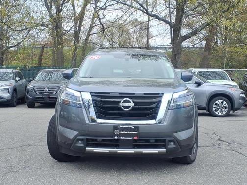 Gun Metallic 2024 Nissan Pathfinder SL