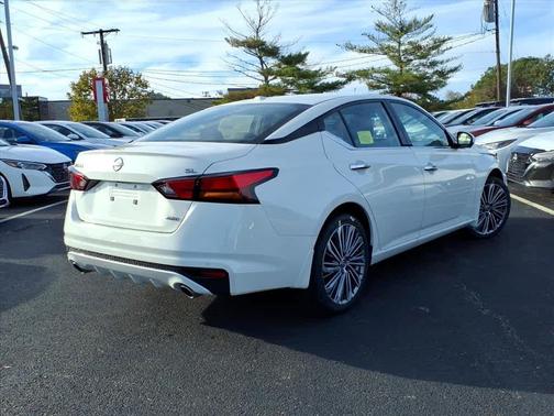 2025 Nissan Altima SL