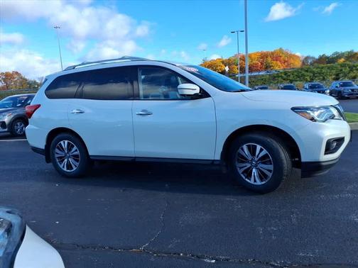 2020 Nissan Pathfinder SL
