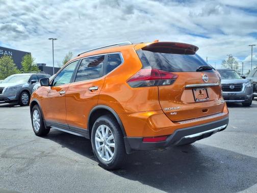 2018 Nissan Rogue SV