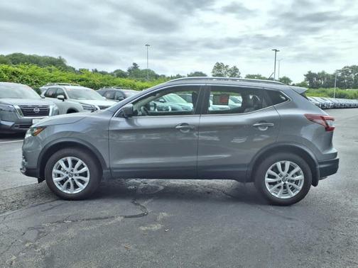 2022 Nissan Rogue Sport SV