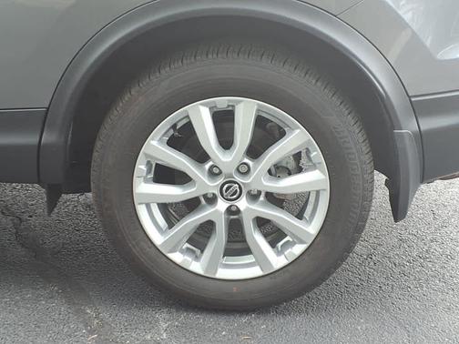 2022 Nissan Rogue Sport SV