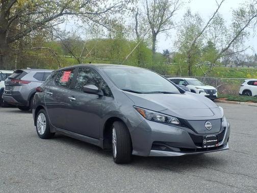 Gun Metallic 2023 Nissan Leaf S