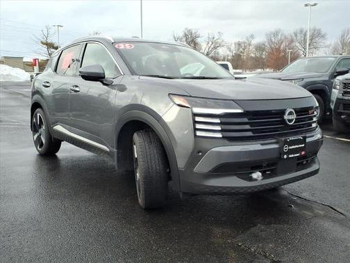 2025 Nissan Kicks SR