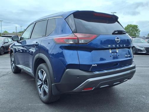2022 Nissan Rogue SL