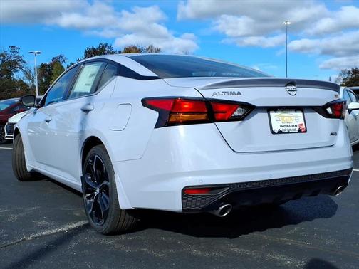 2025 Nissan Altima SR
