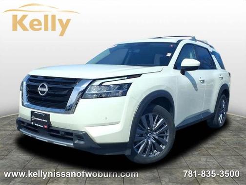 White 2023 Nissan Pathfinder SL