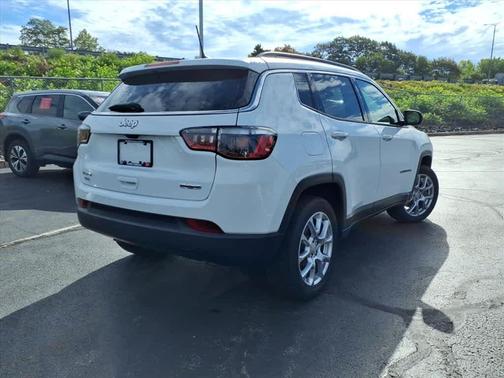 2023 Jeep Compass Latitude Lux