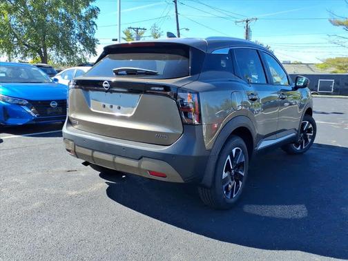 2025 Nissan Kicks SV