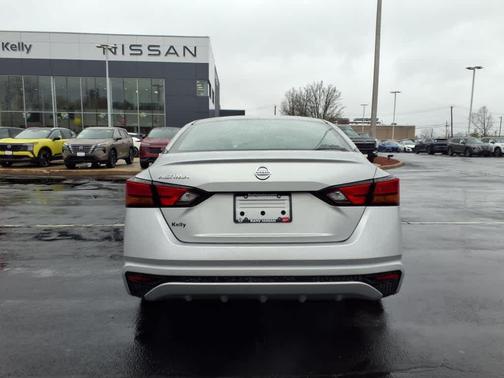 2022 Nissan Altima 2.5 S