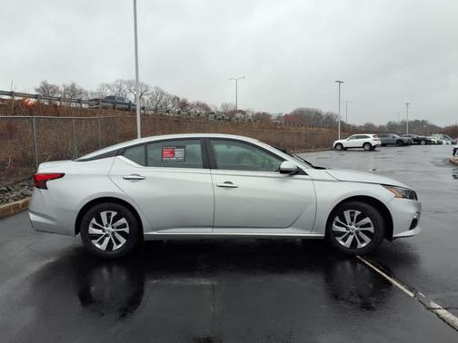 2022 Nissan Altima 2.5 S