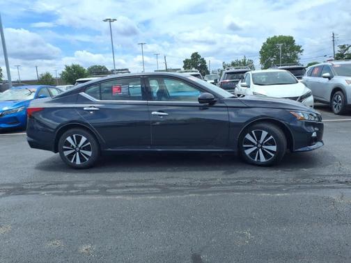 2022 Nissan Altima 2.5 SL