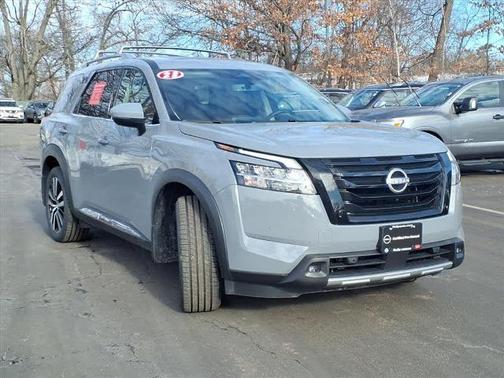 2023 Nissan Pathfinder Platinum