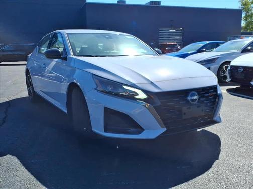 2025 Nissan Altima SR
