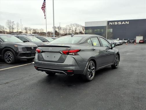 2025 Nissan Versa 1.6 SR