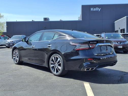 2023 Nissan Maxima SV
