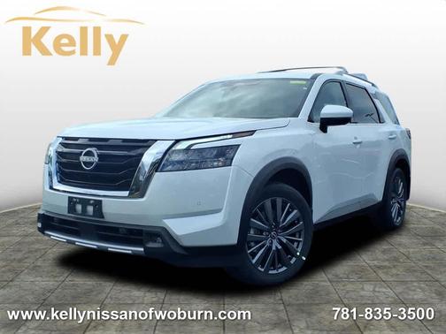 2025 Nissan Pathfinder SL