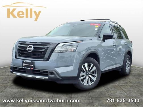 2024 Nissan Pathfinder SL