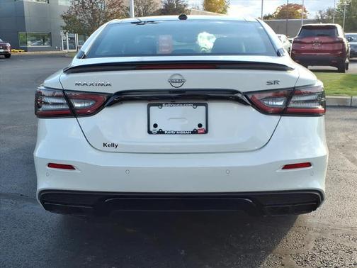 2023 Nissan Maxima SR