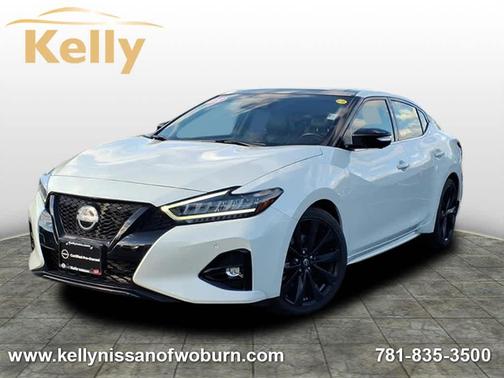 2023 Nissan Maxima SR