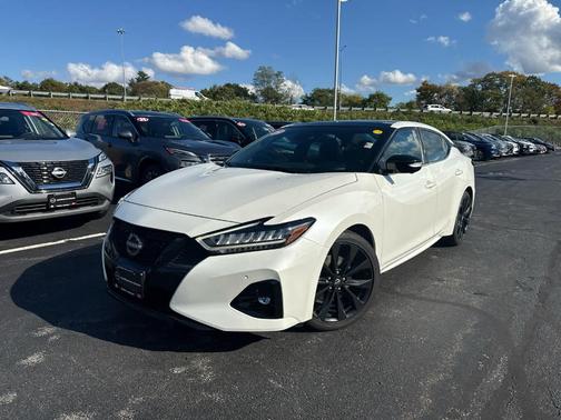 2023 Nissan Maxima SR