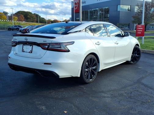 2023 Nissan Maxima SR