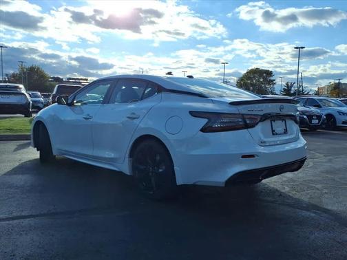2023 Nissan Maxima SR